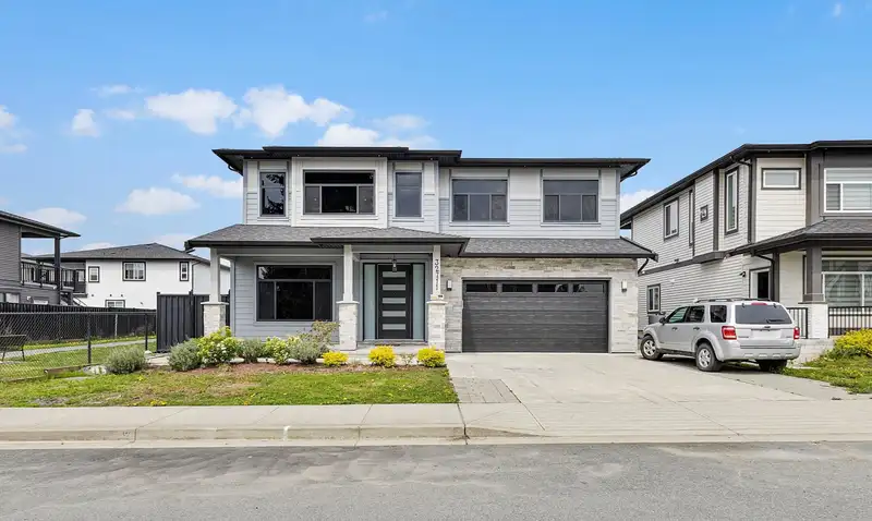 32711 EGGLESTONE AVENUE - photo 1 of 40