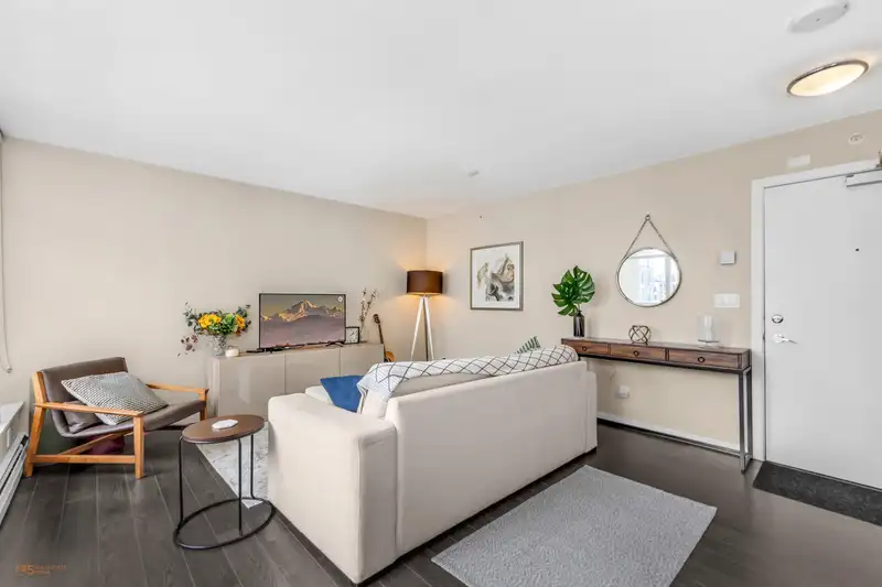 514 1708 COLUMBIA STREET - photo 3 of 31