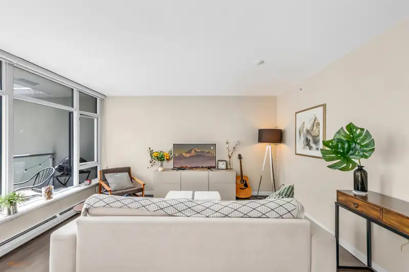 514 1708 COLUMBIA STREET - photo 4 of 31