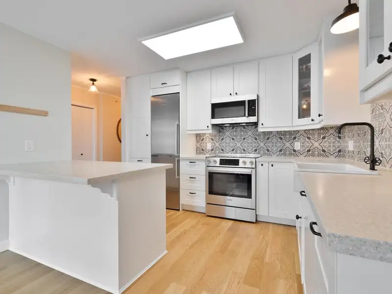 901 720 HAMILTON STREET - photo 2 of 29