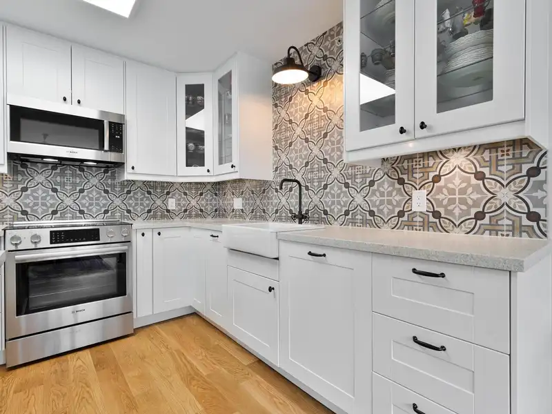 901 720 HAMILTON STREET - photo 3 of 29