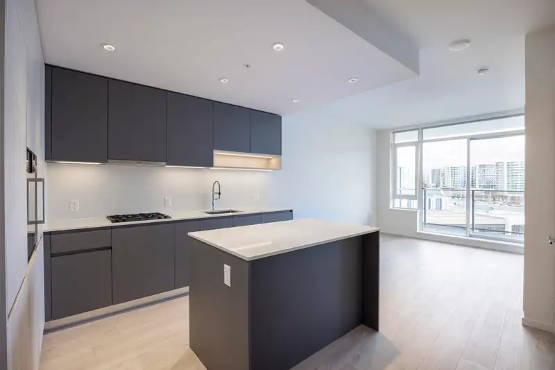 619 6788 MINORU BOULEVARD - photo 2 of 37