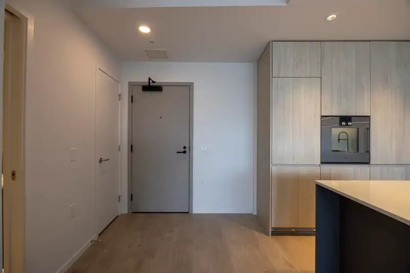 619 6788 MINORU BOULEVARD - photo 4 of 37
