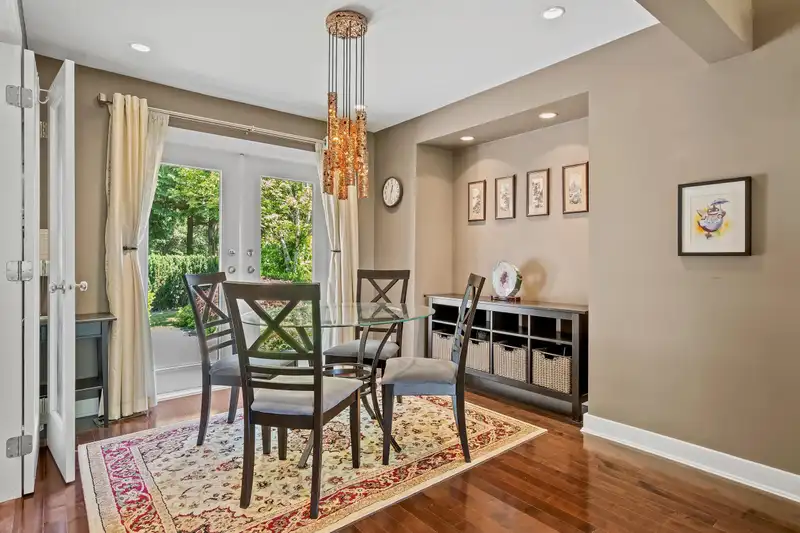 7965 BURNFIELD CRESCENT - photo 4 of 36