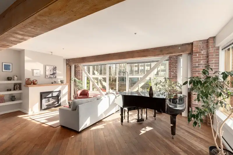 207 1178 HAMILTON STREET - photo 1 of 39