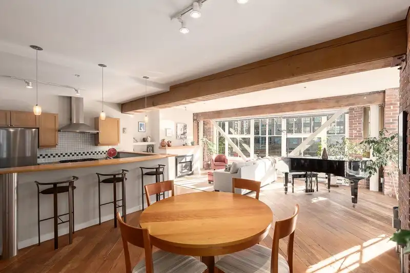 207 1178 HAMILTON STREET - photo 3 of 39