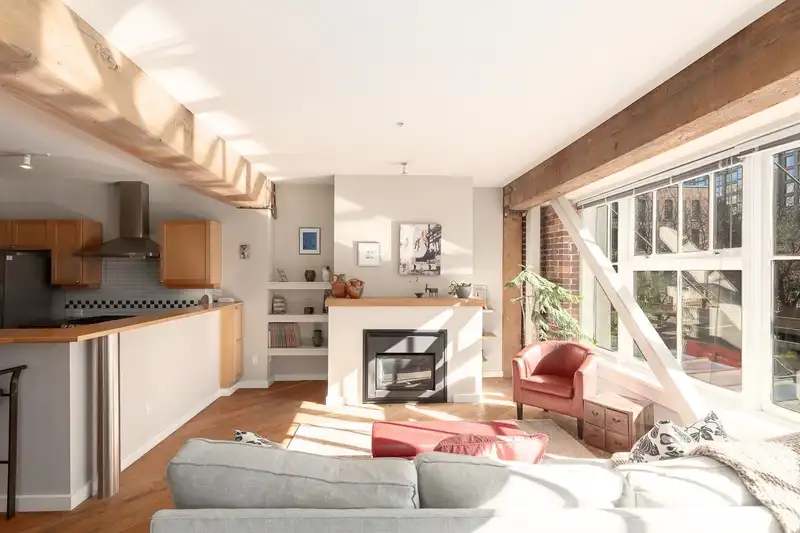 207 1178 HAMILTON STREET - photo 4 of 39