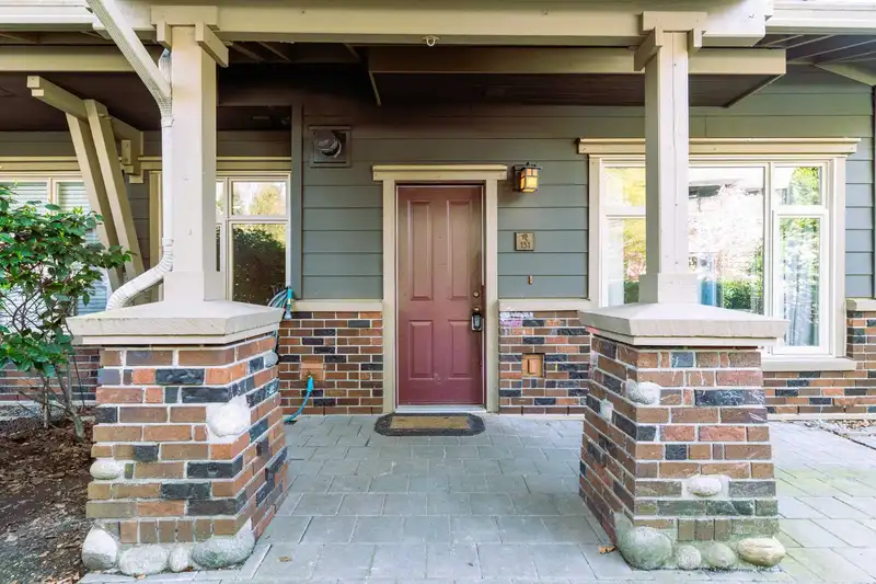 131 600 PARK CRESCENT - photo 1 of 27