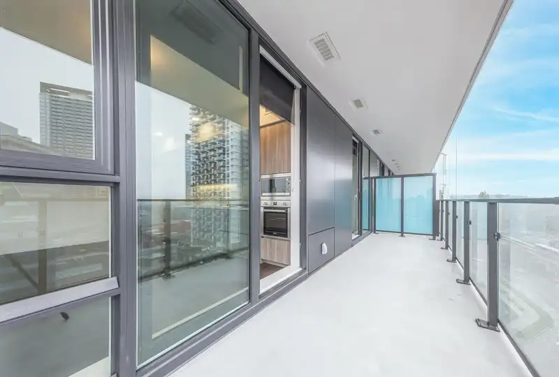 2202 9887 WHALLEY BOULEVARD - photo 3 of 18