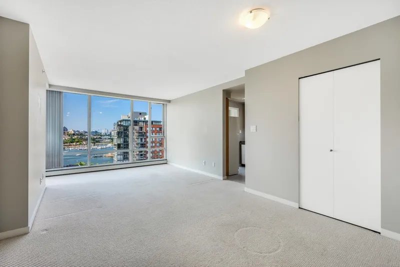 1901 1201 MARINASIDE CRESCENT - photo 4 of 24