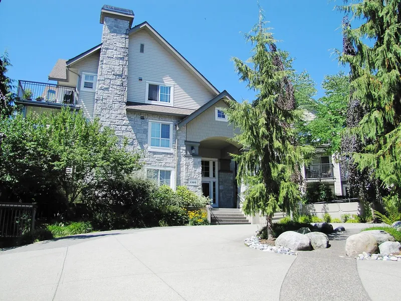 154 1100 E 29TH STREET - photo 1 of 19