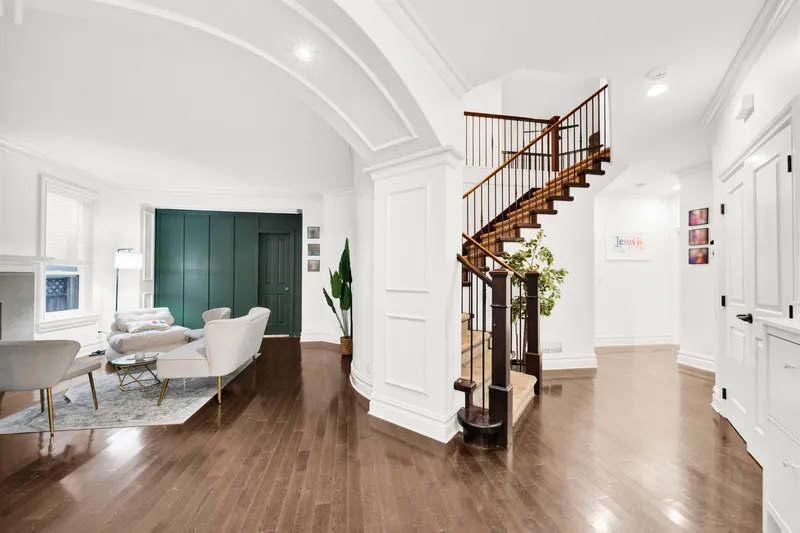 9467 163 STREET - photo 2 of 25