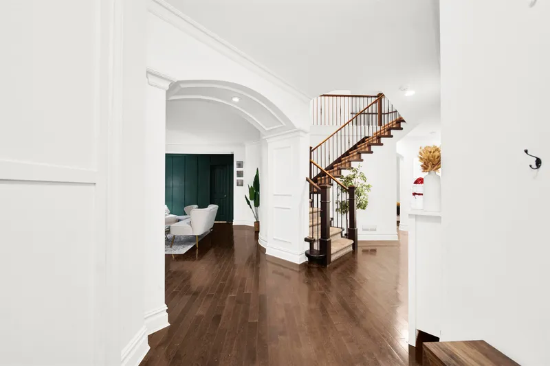 9467 163 STREET - photo 3 of 25