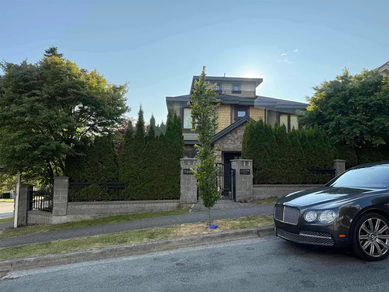 7689 JASPER CRESCENT - photo 2 of 25