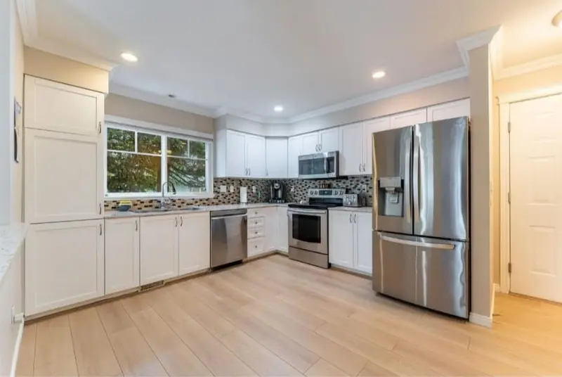 146 12040 68 AVENUE - photo 1 of 25