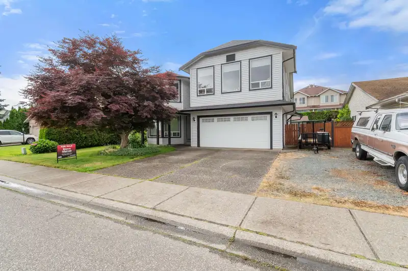 7285 MEADOWLARK STREET - photo 1 of 40