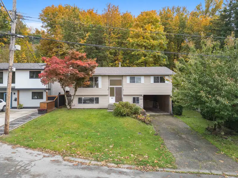 35180 CASSIAR AVENUE - photo 3 of 28