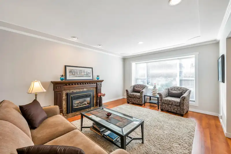 5369 LAUREL WAY - photo 4 of 39