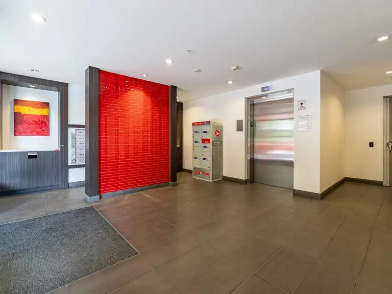101 13931 FRASER HIGHWAY - photo 4 of 30