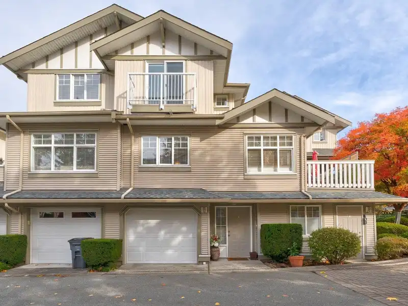 2 2733 PARKWAY DRIVE - photo 2 of 34