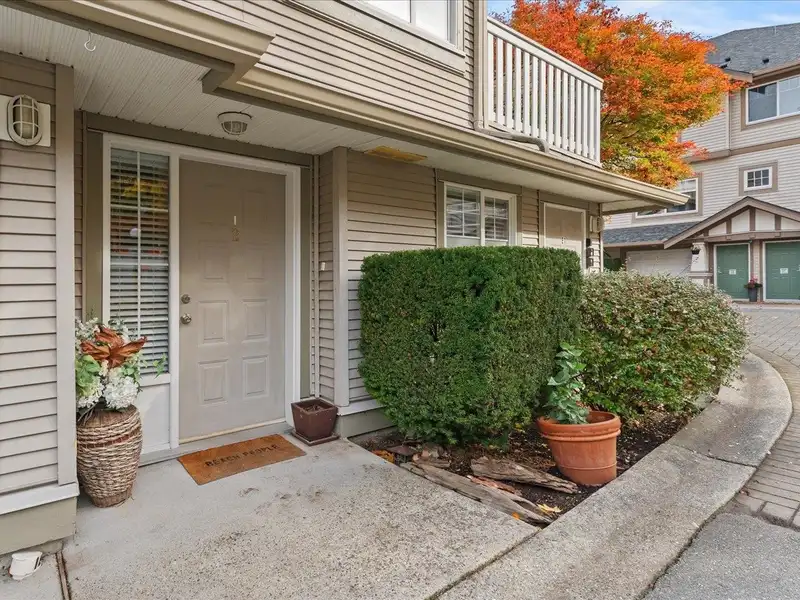 2 2733 PARKWAY DRIVE - photo 3 of 34