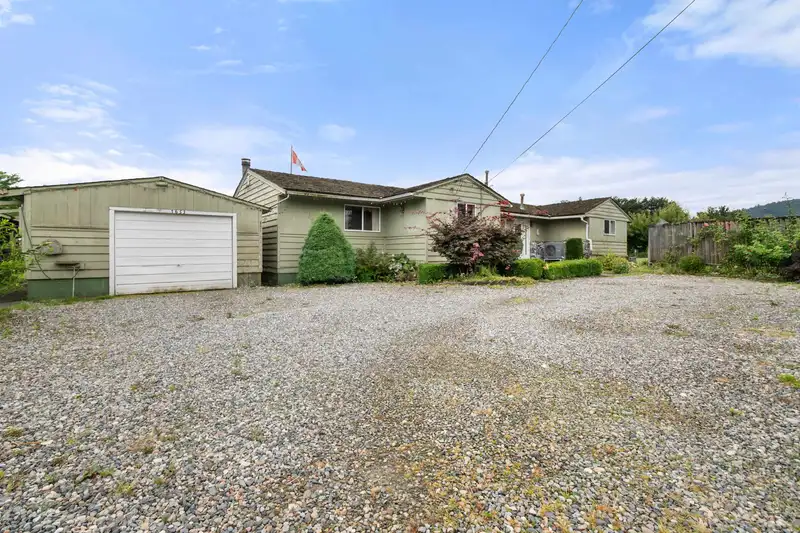 1653 ROSEVALE STREET - photo 1 of 26
