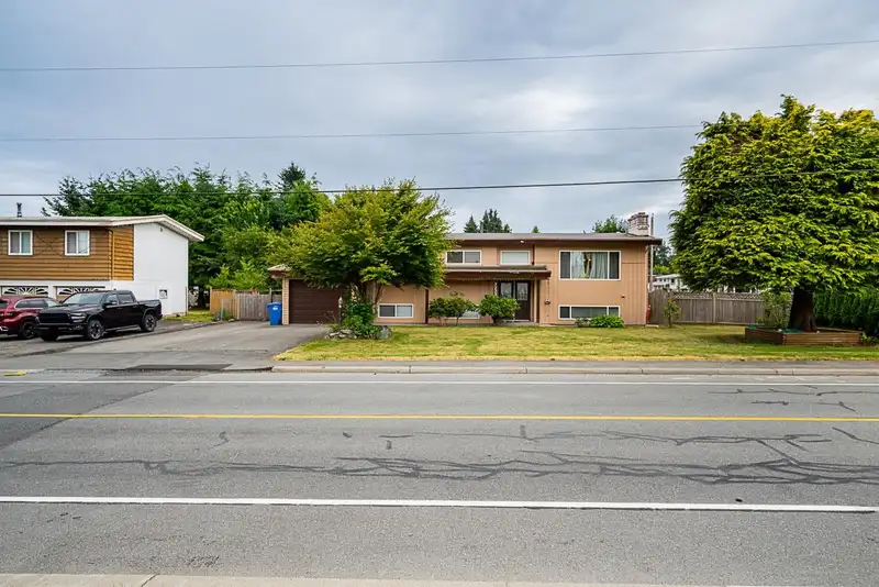 32592 BEVAN AVENUE - photo 2 of 37