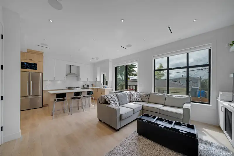 126 E 45TH AVENUE - photo 1 of 32