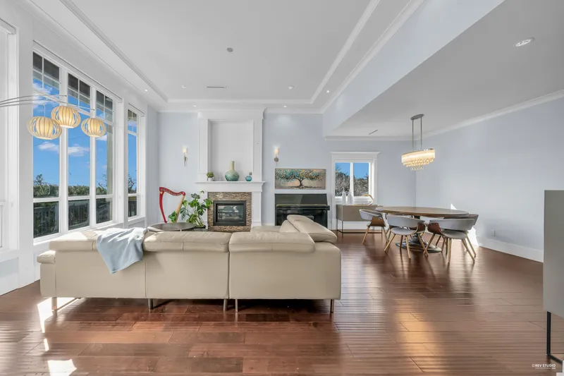 4133 VICTORY STREET - photo 3 of 25