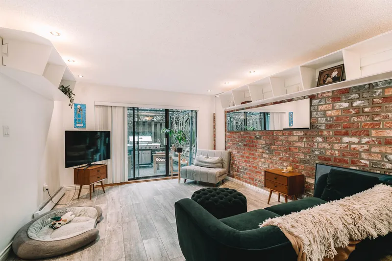 8 365 GINGER DRIVE - photo 2 of 21