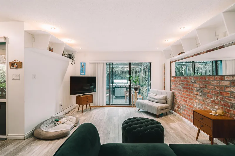 8 365 GINGER DRIVE - photo 3 of 21