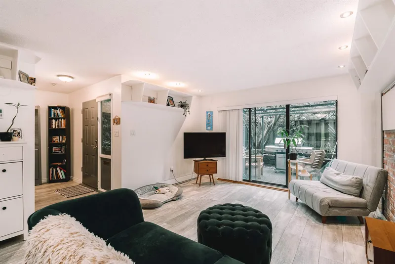 8 365 GINGER DRIVE - photo 4 of 21