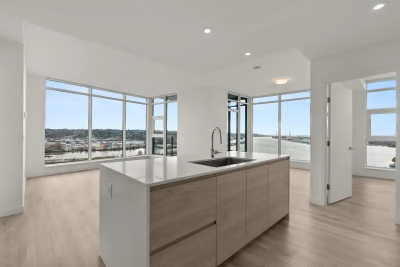 1508 680 QUAYSIDE DRIVE - photo 2 of 27