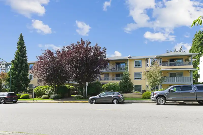 310 1459 BLACKWOOD STREET - photo 1 of 29