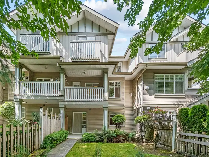 5 2733 PARKWAY DRIVE - photo 1 of 28