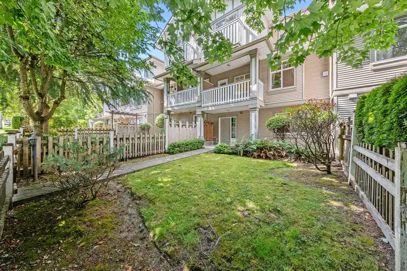 5 2733 PARKWAY DRIVE - photo 3 of 28