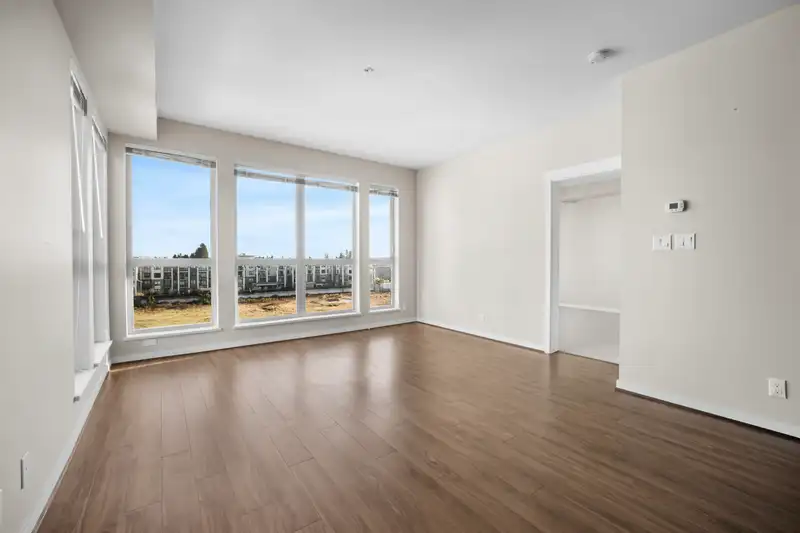 672 4099 STOLBERG STREET - photo 3 of 40