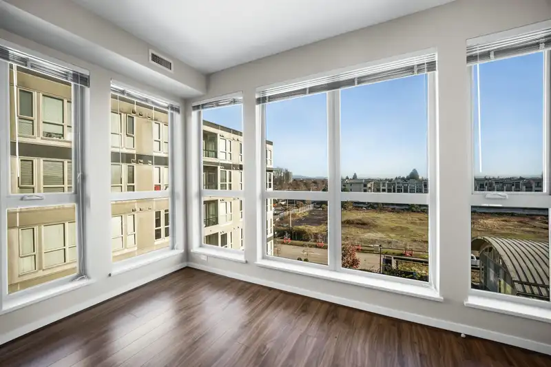 672 4099 STOLBERG STREET - photo 4 of 40