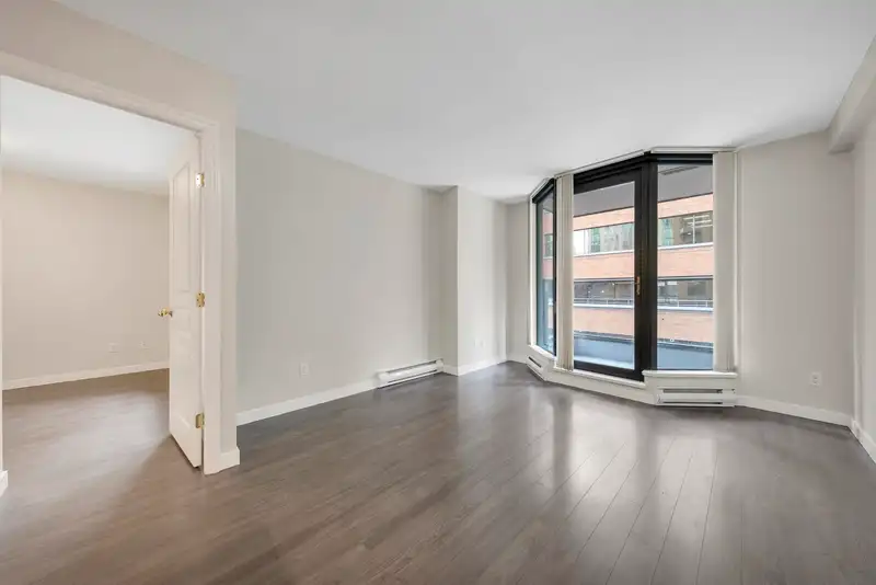 309 1189 HOWE STREET - photo 2 of 27