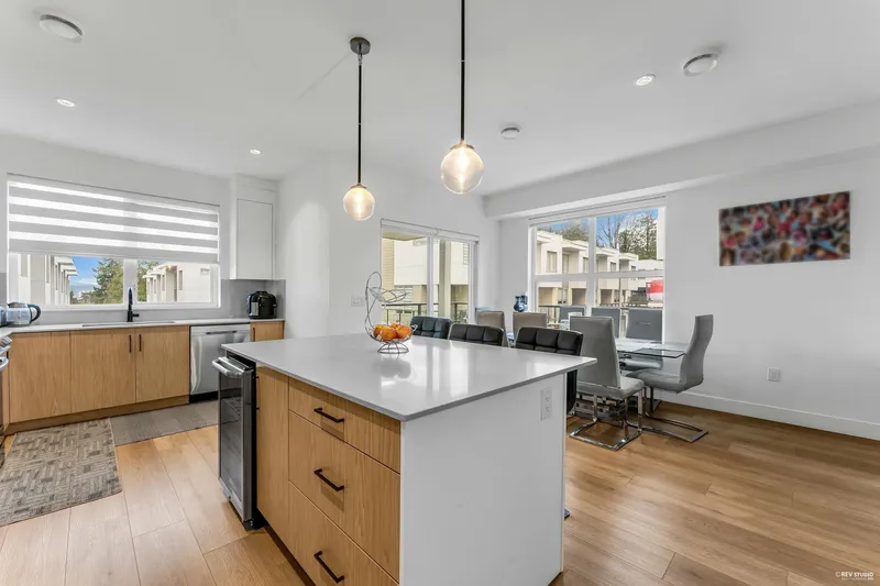 1 12585 104A AVENUE - photo 2 of 25