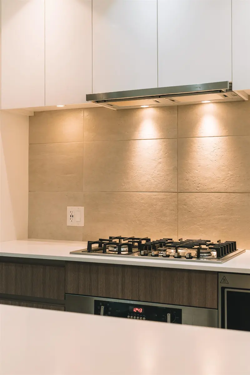 402 516 FOSTER AVENUE - photo 3 of 25