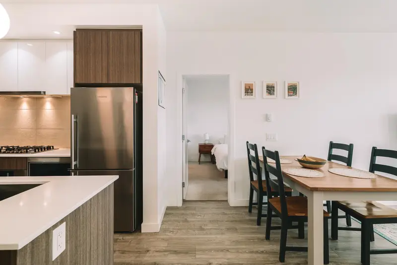 402 516 FOSTER AVENUE - photo 4 of 25