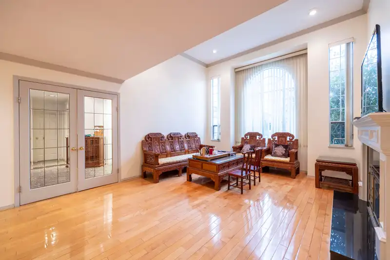 6400 LIVINGSTONE PLACE - photo 3 of 17