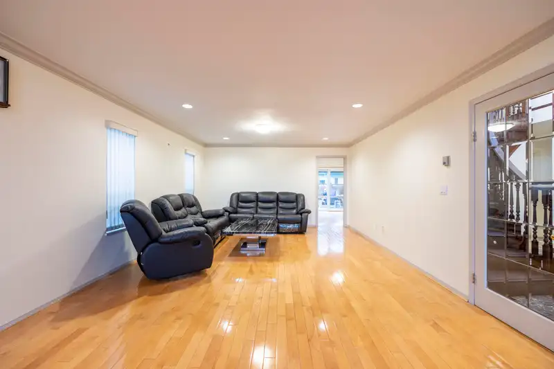 6400 LIVINGSTONE PLACE - photo 4 of 17
