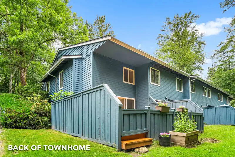 8352 ASPENWOOD PLACE - photo 1 of 37