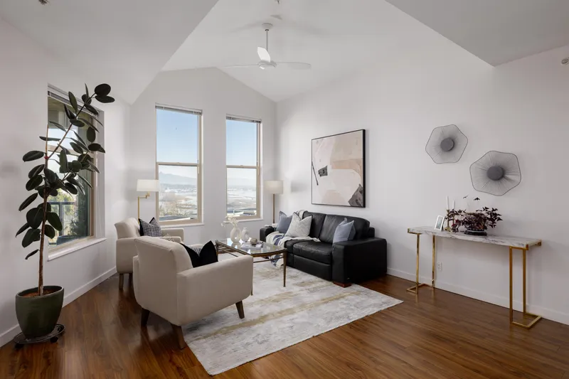 404 265 ROSS DRIVE - photo 1 of 25