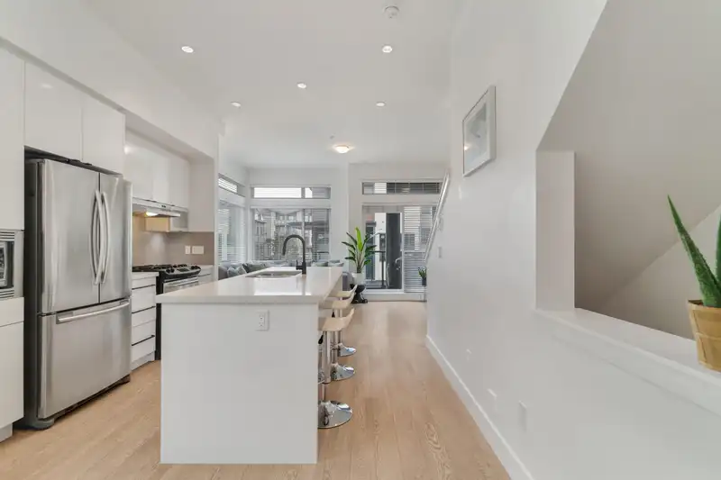 22 7811 209 STREET - photo 2 of 22