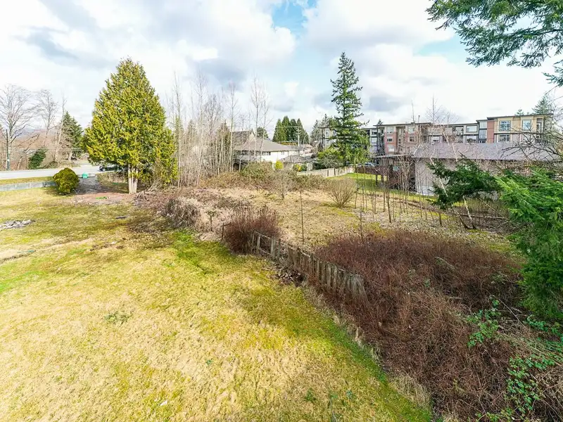 13878 108 AVENUE - photo 2 of 12
