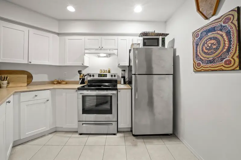 209 2915 GLEN DRIVE - photo 3 of 24