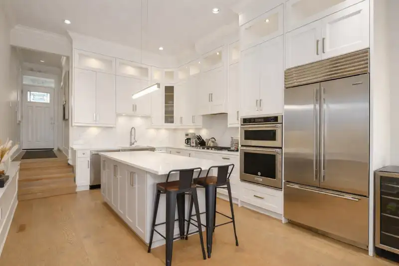 926 DELESTRE AVENUE - photo 1 of 28